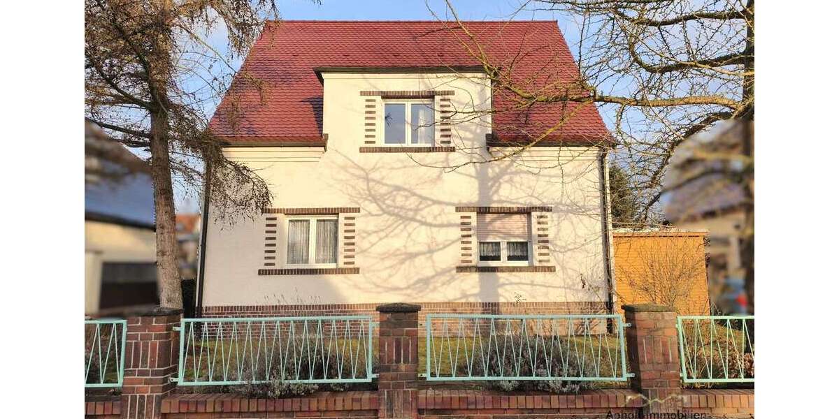 Einfamilienhaus Bitterfeld-Wolfen Wolfen - 6 Zimmer, 144 m&sup2;, 270.000&euro; | Angebot:25284075
