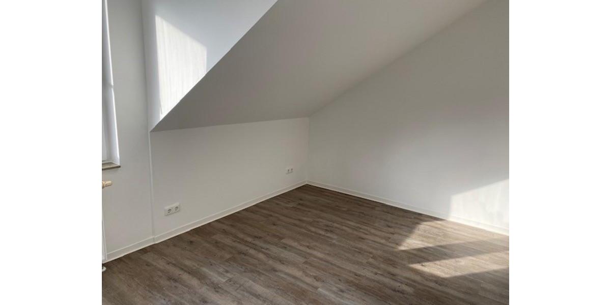 Dachgeschoßwohnung Delmenhorst Bungerhof - 3 Zimmer, 66 m&sup2;, 562&euro; | Angebot:24611639