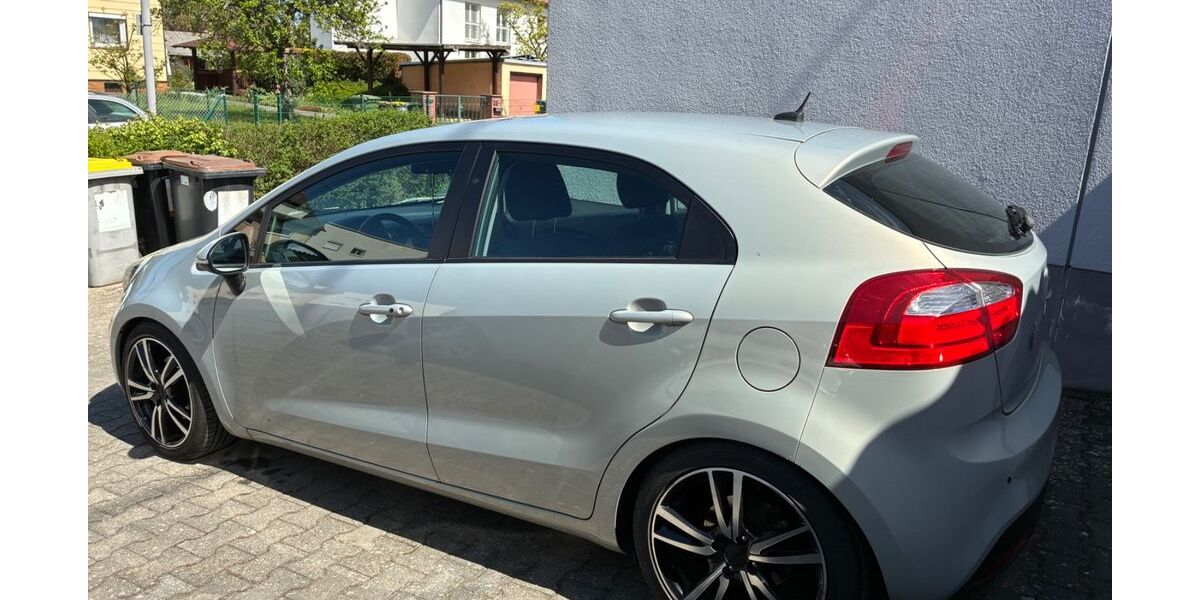 Kia Rio 169.213 km 4.700 &euro; Frankfurt am Main 60529