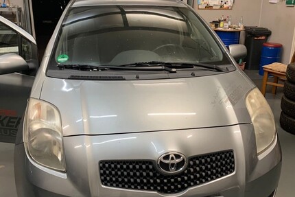 Toyota Yaris 171.000 km 2.500 € Vilgertshofen 86946