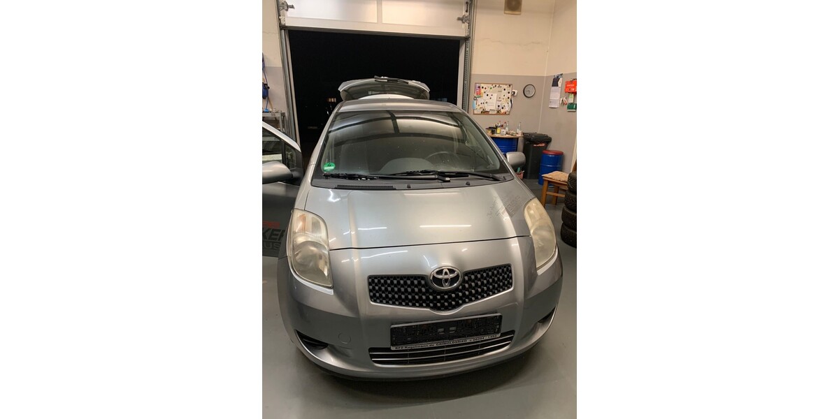 Toyota Yaris 171.000 km 2.500 € Vilgertshofen 86946