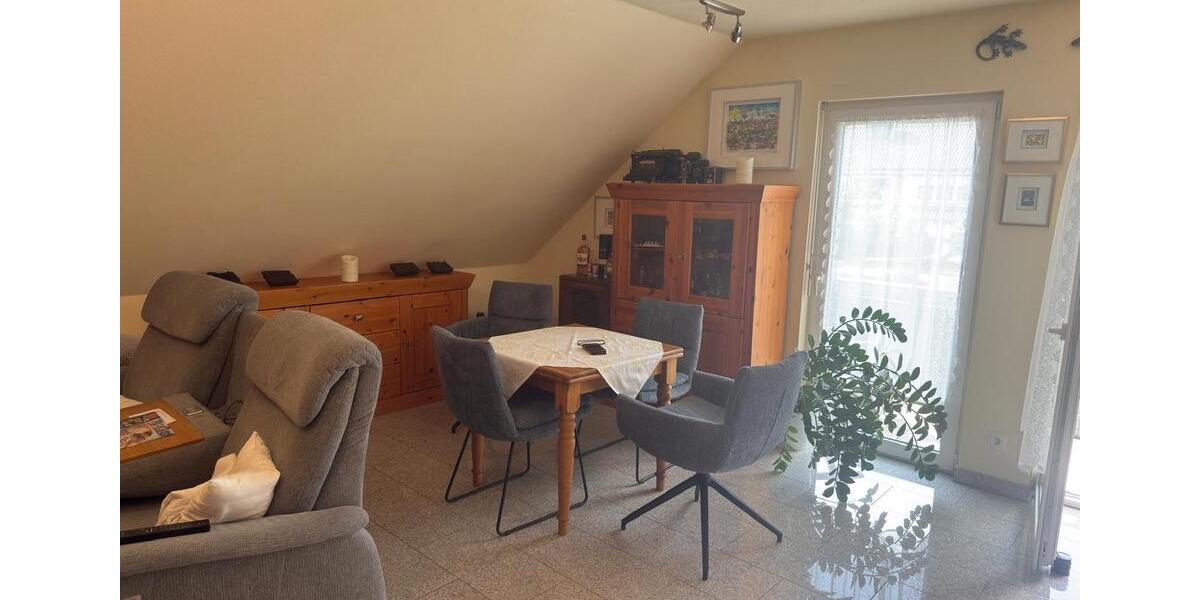 Dachgeschoßwohnung Duisburg Duisburg-Mitte - 2.5 Zimmer, 65 m&sup2;, 195.000&euro; | Angebot:26815438