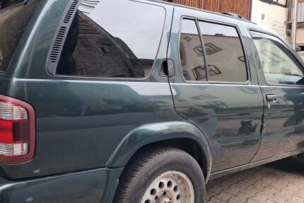 Nissan Pathfinder 202.881 km 3.300 &euro; Eschelbronn 74927