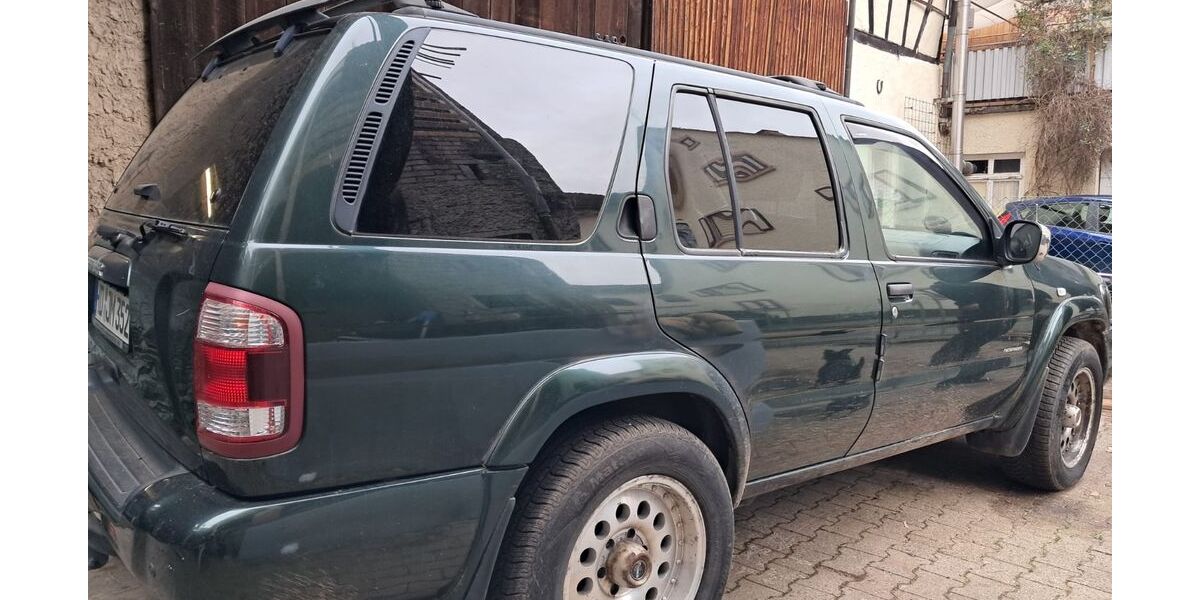 Nissan Pathfinder 202.881 km 3.300 &euro; Eschelbronn 74927