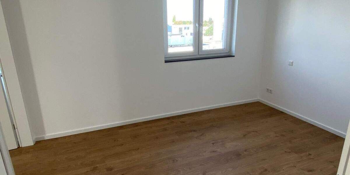 Mietwohnung im 1. OG mit Balkon und Aufzug - in Nettetal-Lobberich 2 zimmer