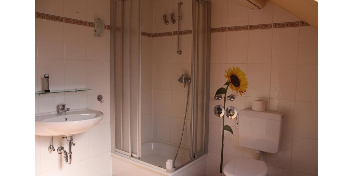 Dachgeschoßwohnung Wunstorf - 3.5 Zimmer, 100 m&sup2;, 600&euro; | Angebot:26201758