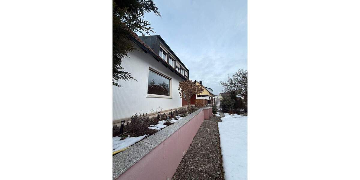 Etagenwohnung Wendelstein - 4 Zimmer, 92 m&sup2;, 1.150&euro; | Angebot:25423568