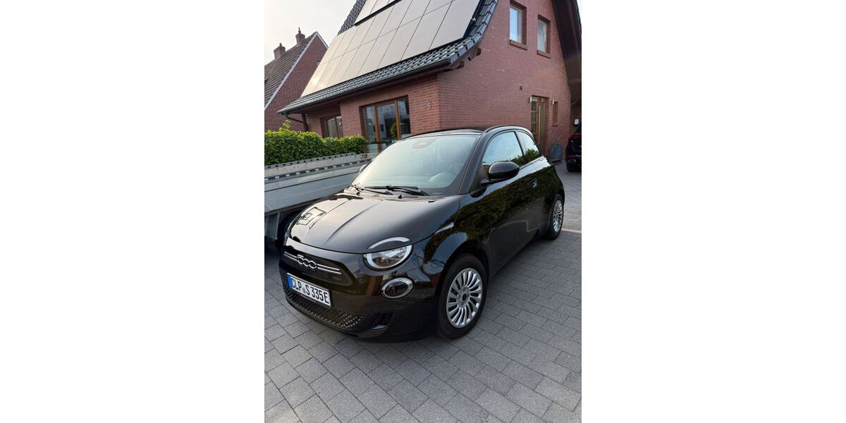 Fiat 500e 23.436 km 13.390 &euro; Cloppenburg 49661
