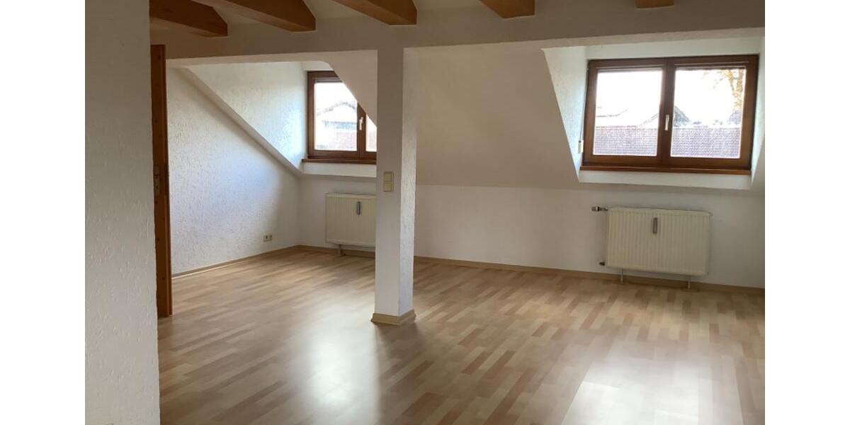 Dachgeschoßwohnung Salzweg - 3 Zimmer, 70 m&sup2;, 600&euro; | Angebot:25402294