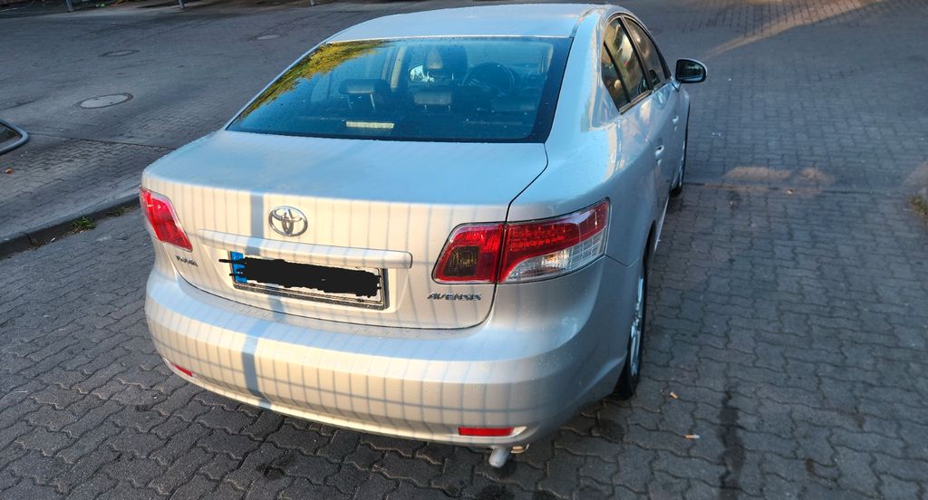 Toyota Avensis 125.000 km 8.890 &euro; Hamburg 22049