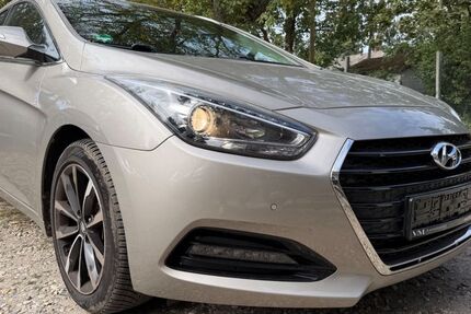Hyundai i40 130.500 km 9.490 &euro; Berlin 14167