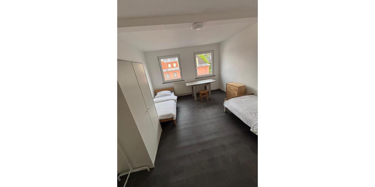 Etagenwohnung Hof Neuhof - 4 Zimmer, 95 m&sup2;, 25&euro; | Angebot:26567924