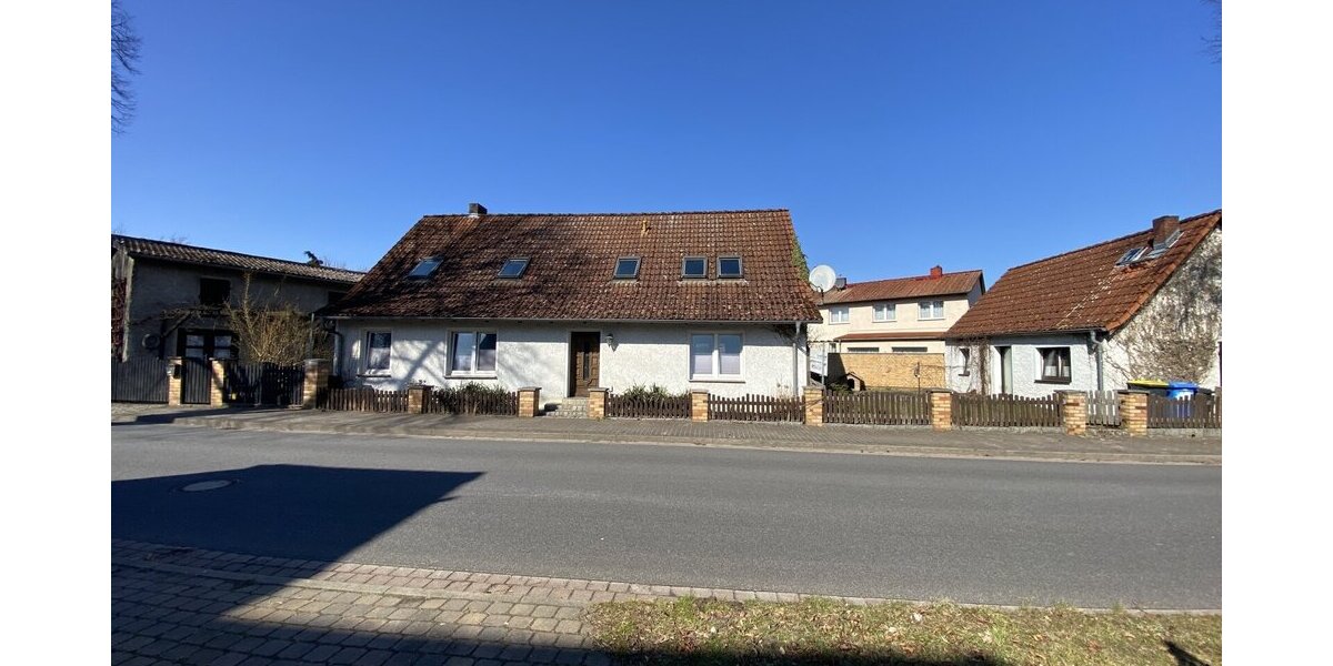 sanierungsbedürftiges Haus mit Garage und Nebengebäude günstig zu verkaufen - Einfamilienhaus Wittstock Sewekow | Angebot:25963874