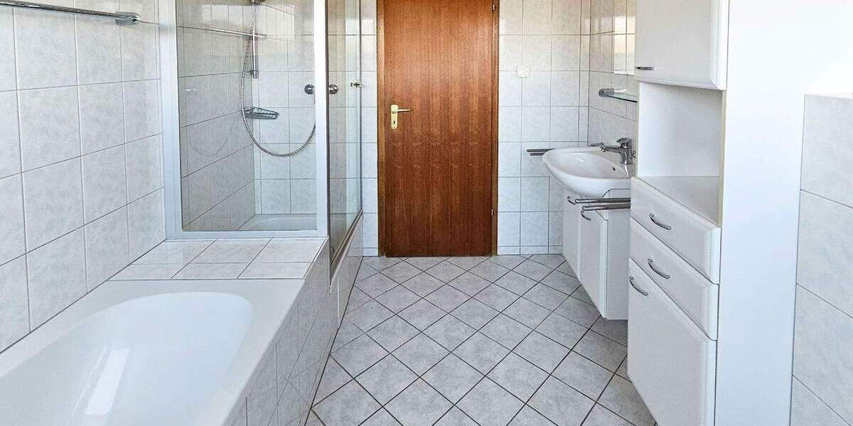 Etagenwohnung Unkel - 2 Zimmer, 73 m&sup2;, 210.000&euro; | Angebot:25476771