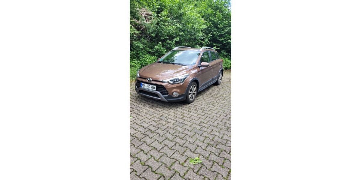 Hyundai i20 87.600 km 10.800 &euro; Halver 58553