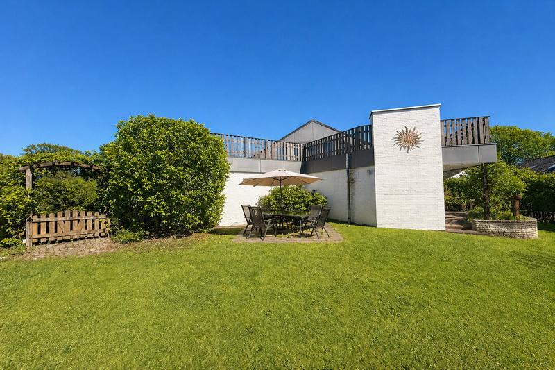 *** Hier läßt es sich leben *** Großzügiges Architektenhaus in begehrte, ruhiger TOP-Lage, mit Einliegerwohnung. - Zweifamilienhaus Henstedt-Ulzburg Ulzburg | Angebot:26382175