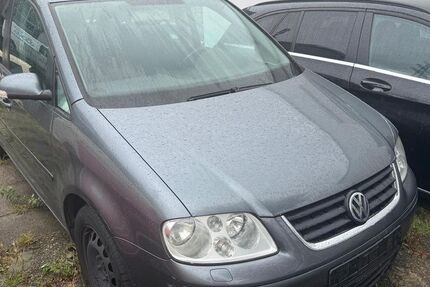 VW Touran 298.700 km 999 € Hamburg 22113