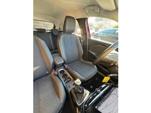Opel Corsa F Elegance 100PS 14.242 km 15.990 &euro; Battenberg 35088
