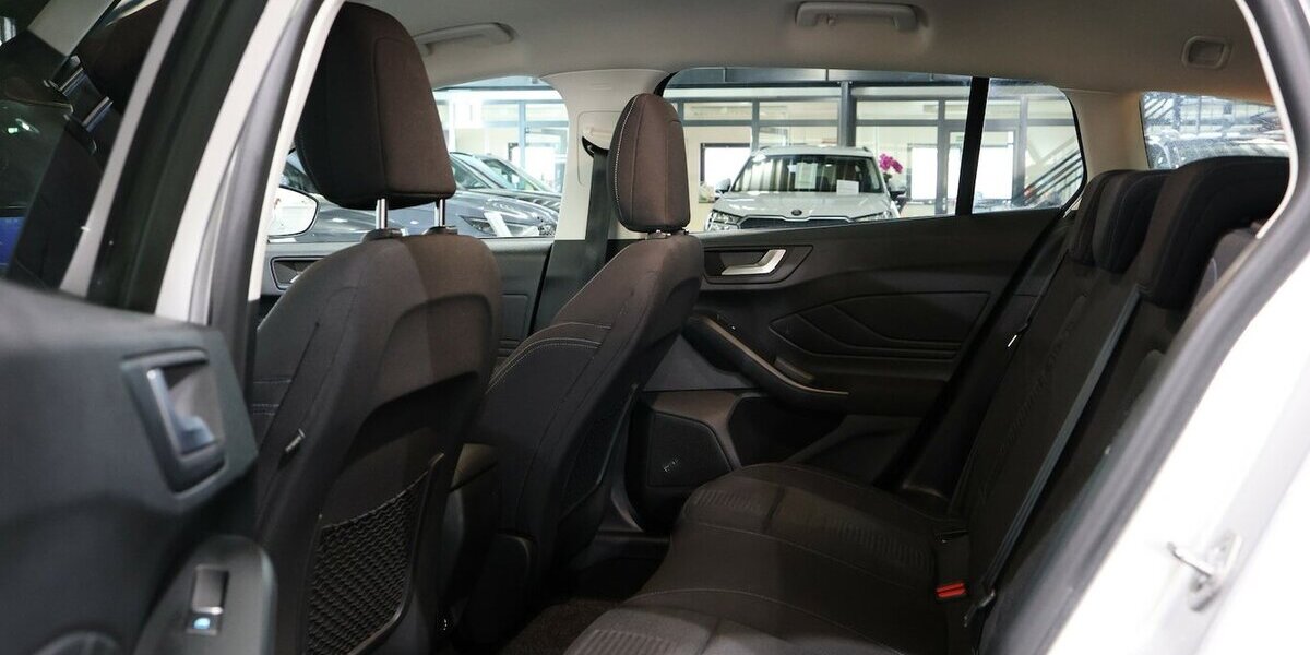Ford Focus TUNIER 1.5 EB ACTIVE CROSS OVER / LED / 117.000 km 14.444 &euro; Hamm 59077