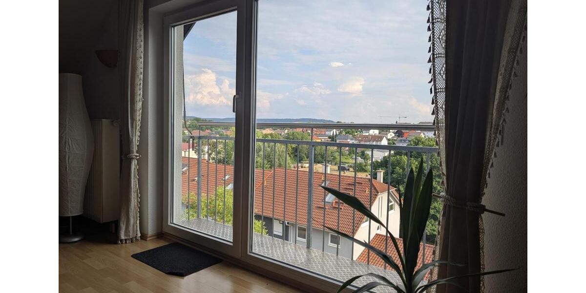 Dachgeschoßwohnung Oberderdingen - 4 Zimmer, 125 m&sup2;, 1.100&euro; | Angebot:27608082