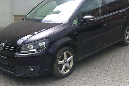 VW Touran 323.500 km 3.799 &euro; Eisfeld 98673