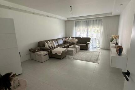 Haus Ötzingen - 6 Zimmer, 170 m&sup2;, 1.300&euro; | Angebot:26615150
