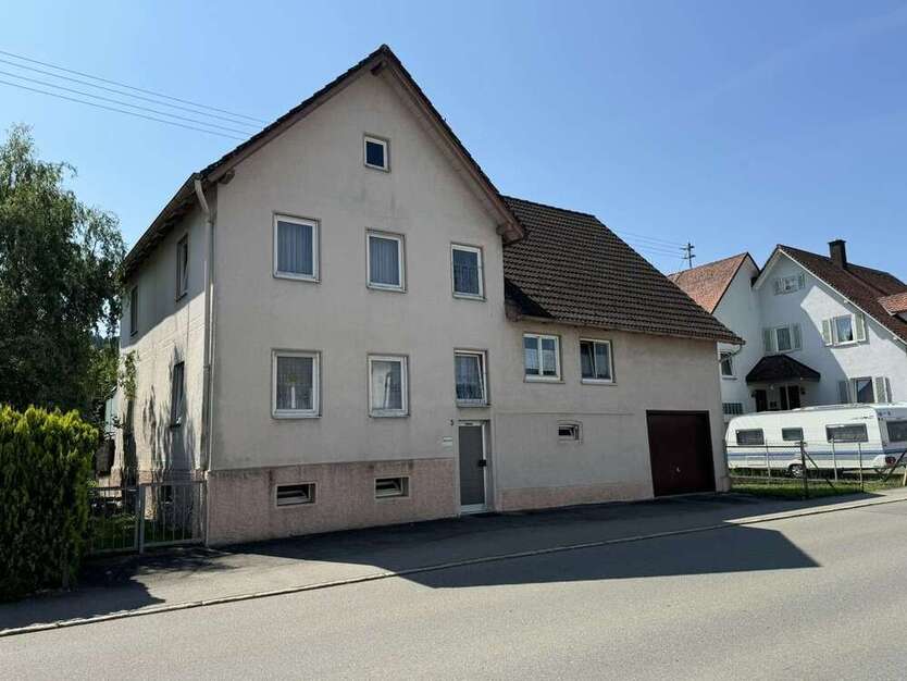 Haus zum Kaufen in Rottweil Göllsdorf 200.000 € 170 m²