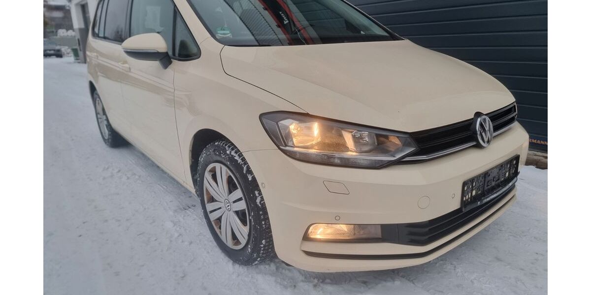 VW Touran 252.490 km 7.945 &euro; Wolfsburg 38446