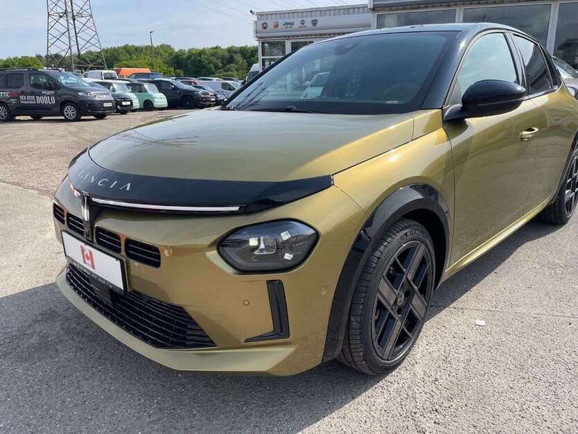 Lancia Ypsilon 1.111 km 29.990 € Villingen-Schwenningen 78052