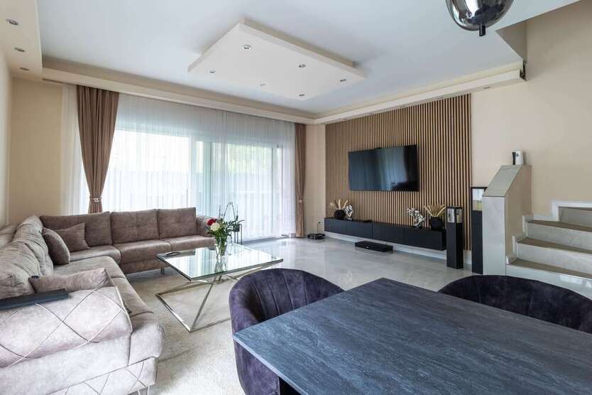 Haus zum Kaufen in Berlin 1.499.950 € 238 m²