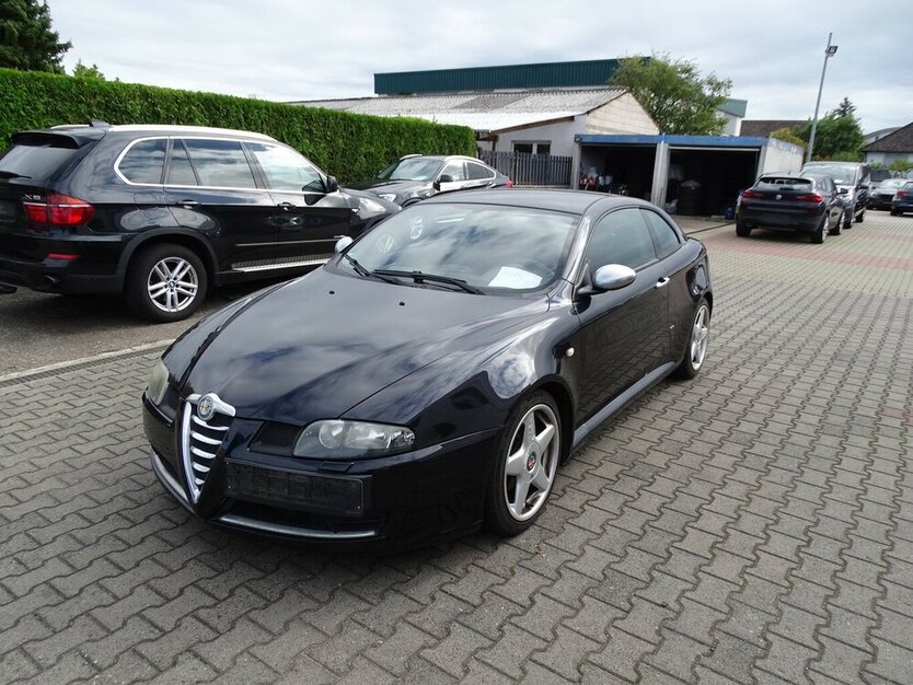 Alfa Romeo GT 2.0 16V JTS Progression Sportiva 114.800 km 2.890 € Rodgau 63110