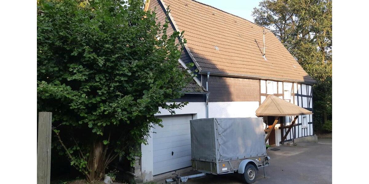 Einfamilienhaus Reichshof - 10 Zimmer, 230 m&sup2;, 249.000&euro; | Angebot:26123093