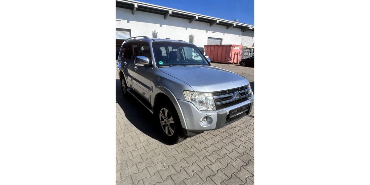 Mitsubishi Pajero 299.544 km 8.600 &euro; Groß-Gerau 64521