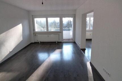 Renovierte 3,5-Zi-Wohnung mit EBK, Balkon, nahe Stadtmitte 3 zimmer