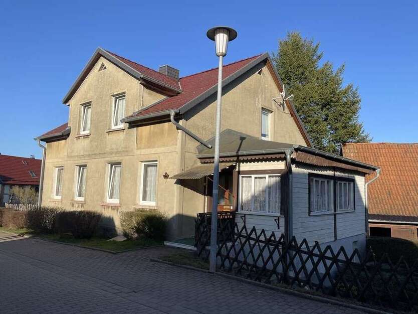 Haus zum Kaufen in Straßberg 75.000 € 130 m²