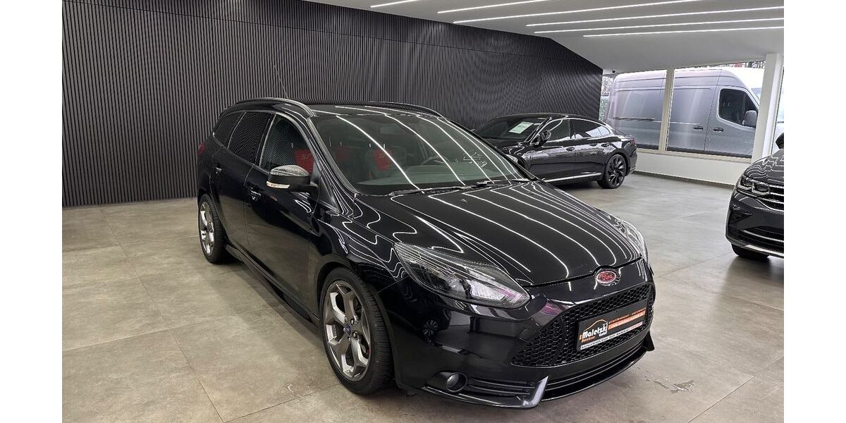 Ford Focus 130.648 km 12.950 &euro; Berlin 12357
