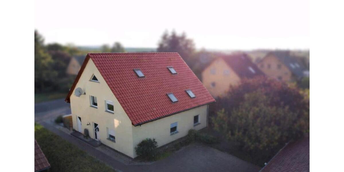 Zweifamilien-Mehrgenerationenhaus mit Pool und Doppelgarage 8 zimmer