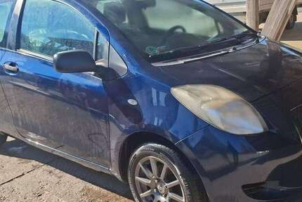 Toyota Yaris 256.000 km 1.490 &euro; Bad Oeynhausen 32549