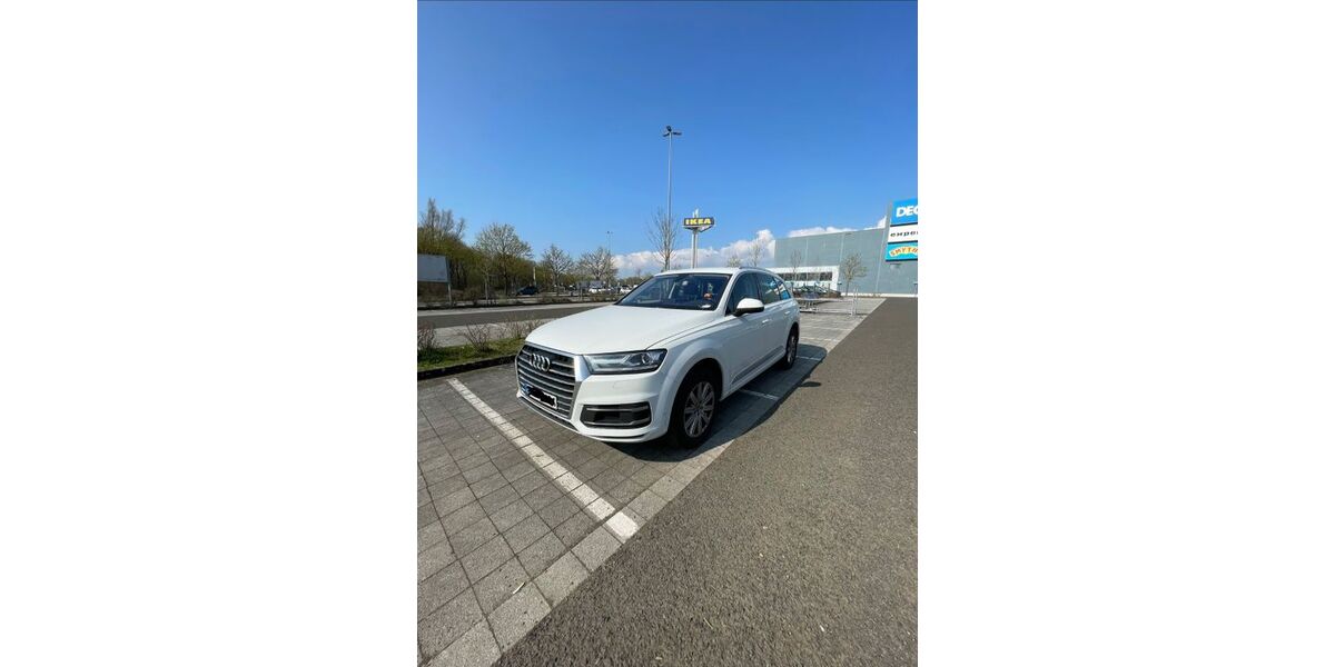 Audi Q7 220.000 km 22.000 &euro; Flörsheim 65439