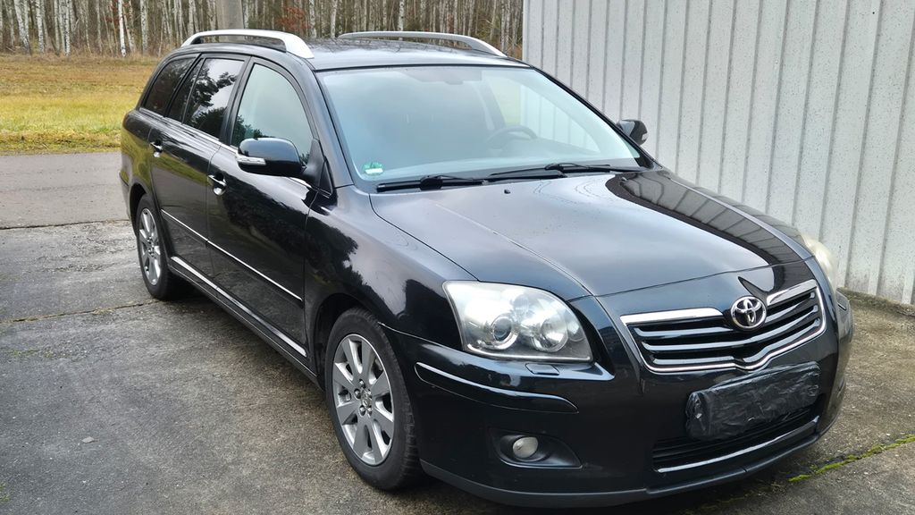 Toyota Avensis 167.000 km 3.000 &euro; Diera-Zehren 01665