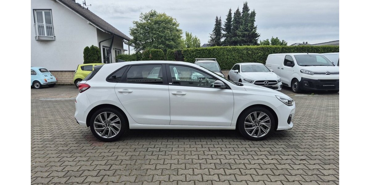 Hyundai i30 Passion +, Rückfahrkamera, Carplay, Navi, Sitz 85.411 km 16.690 &euro; Rodgau 63110