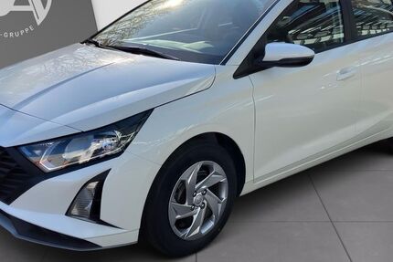 Hyundai i20 2.500 km 18.349 € Oldenburg 26135