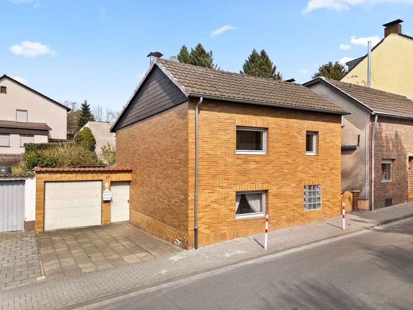 Haus zum Kaufen in Siegburg 275.000 € 120 m²