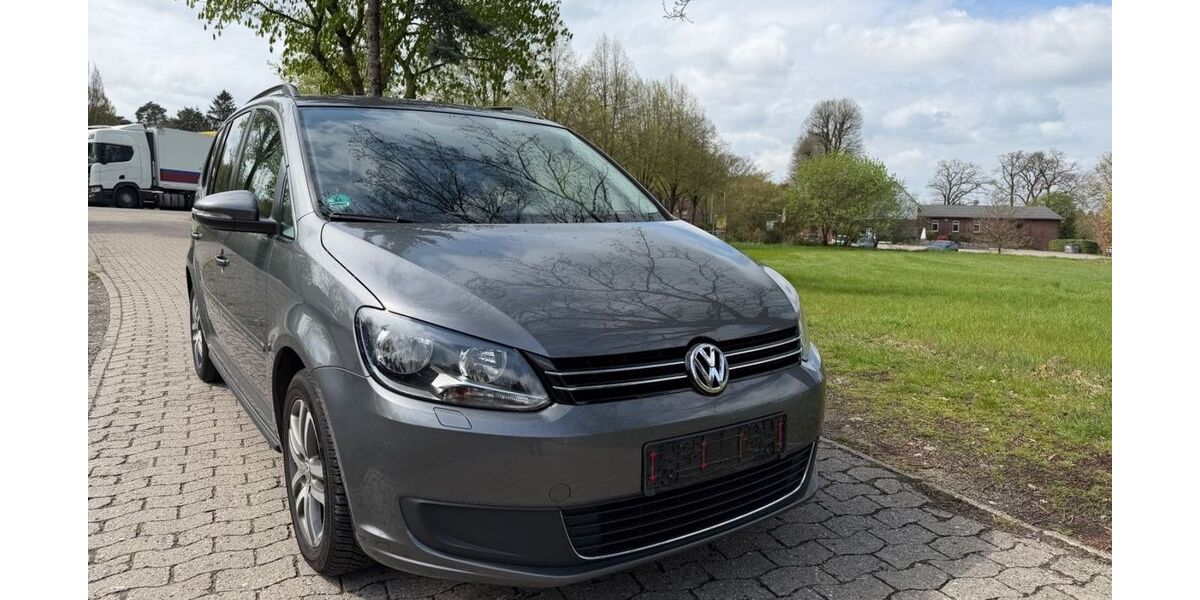 VW Touran 191.697 km 4.499 &euro; Buxtehude 21614