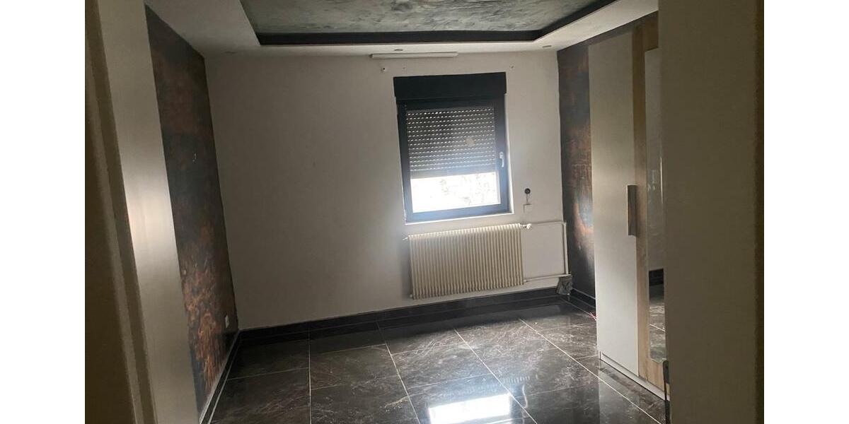 Einfamilienhaus Nürtingen - 6 Zimmer, 225 m&sup2;, 2.000&euro; | Angebot:26387440