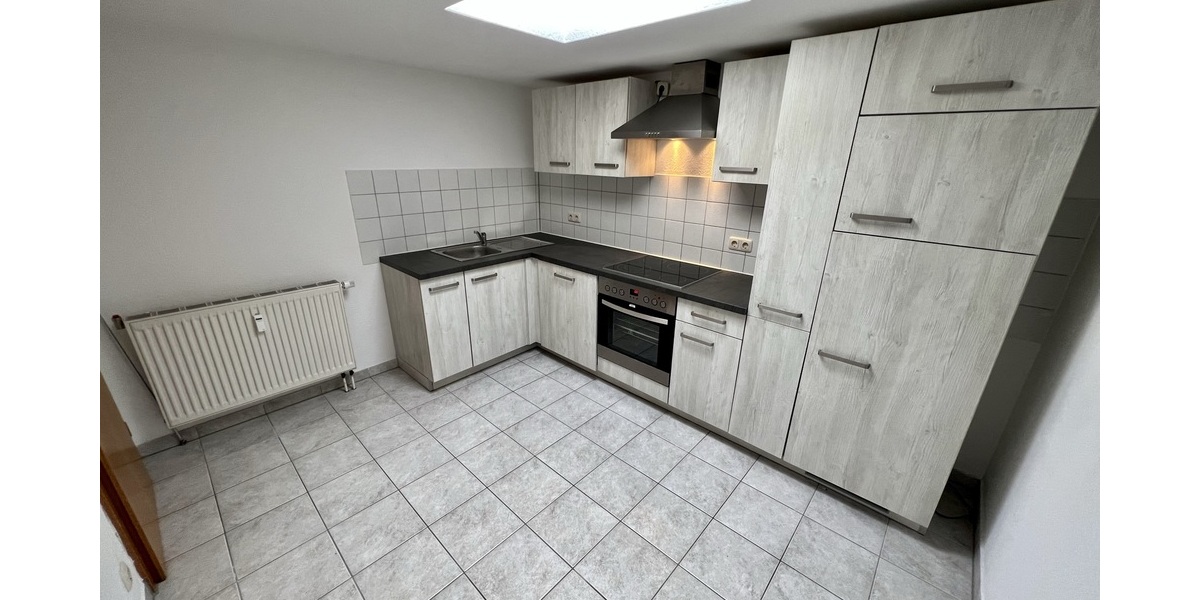 Renditeobjekt: zentrumsnahe 3-Raum-ET-Wohnung mit Stellplatz - Dachgeschoßwohnung Gera Ostviertel | Angebot:26464090
