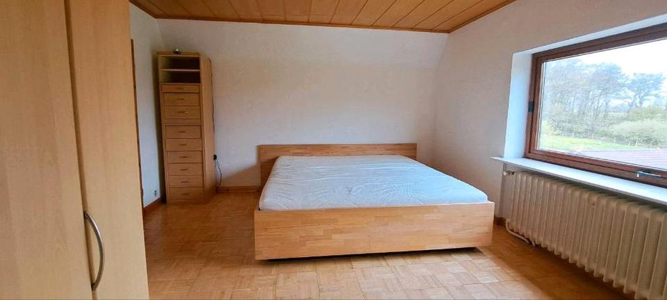 Dachgeschoßwohnung Bredstedt - 3 Zimmer, 100 m&sup2;, 1.250&euro; | Angebot:26345734