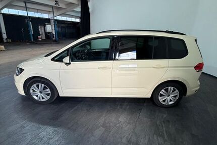 VW Touran 99.000 km 22.999 &euro; Glattb 63864