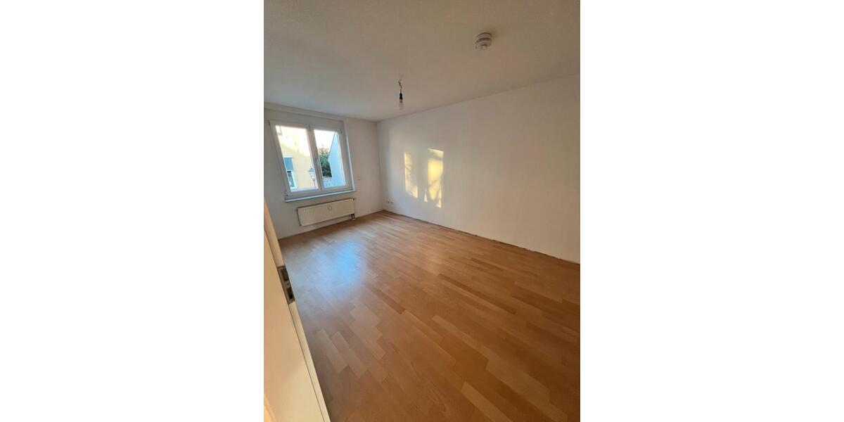Etagenwohnung Karlsruhe Knielingen - 3 Zimmer, 89 m&sup2;, 1.350&euro; | Angebot:26495367