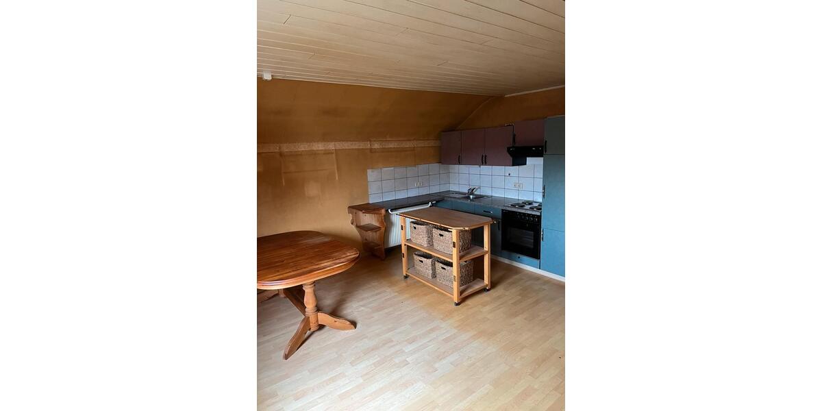 Einfamilienhaus Quierschied - 8 Zimmer, 180 m&sup2;, 250.000&euro; | Angebot:25273287